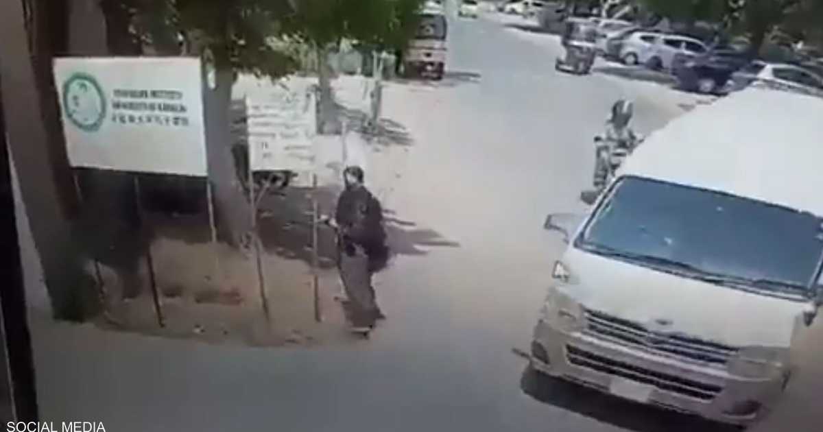 بالفيديو.. “امرأة انتحارية” تحول حافلة إلى كرة من اللهب