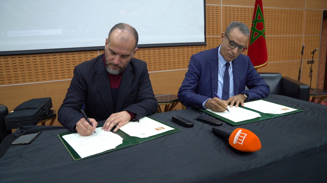 بحضور ثلة من الإعلاميين .. بيت الصحافة يوقع اتفاقية شراكة مع جامعة عبد المالك السعدي