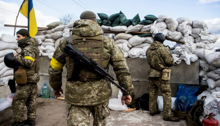 الجيش الروسي يعلن سيطرته على بلدة “ليمان” الإستراتيجية في أوكرانيا