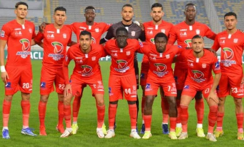 توقيف لاعبين من نادي حسنية أكادير بسبب واقعة ” المدابزة “