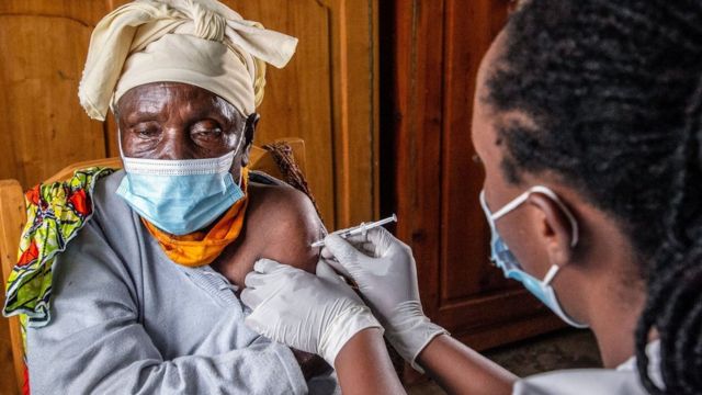 فيروس كورونا: المصنع الوحيد للقاح كوفيد-19 في إفريقيا مهدد بوقف الإنتاج