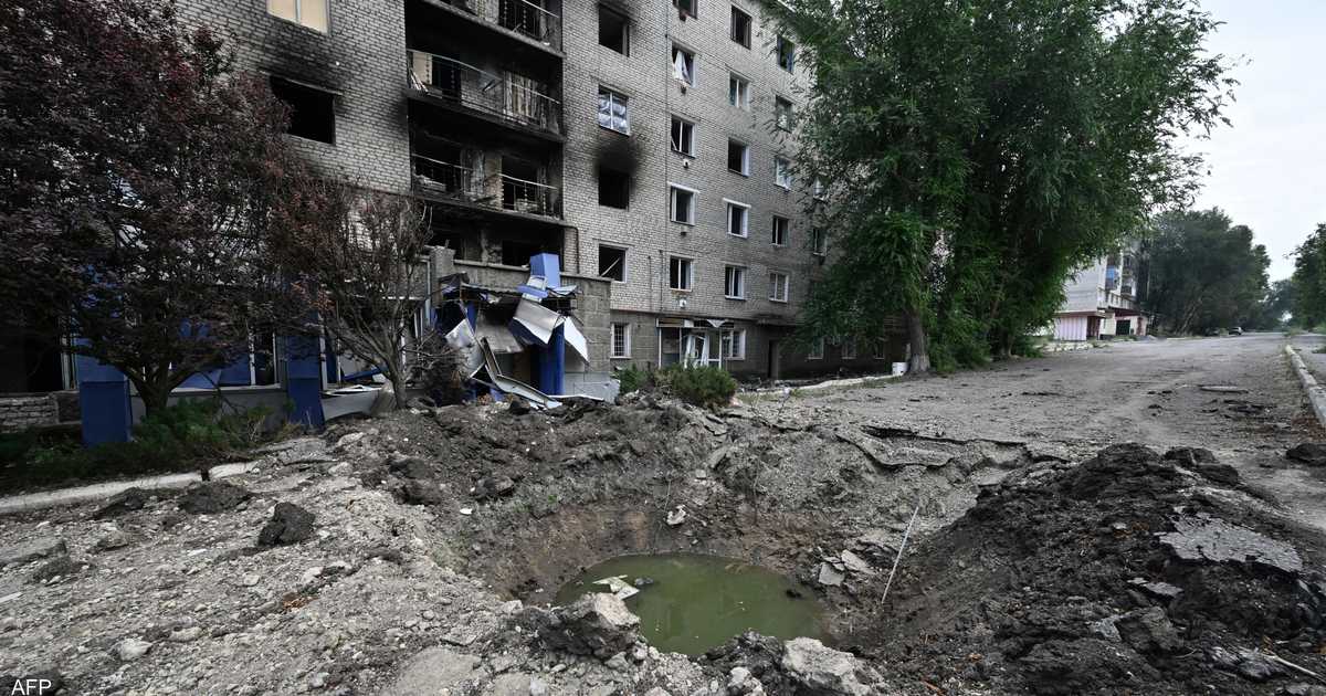 قتلى وعشرات تحت الأنقاض بقصف روسي على مبنى في دونيتسك