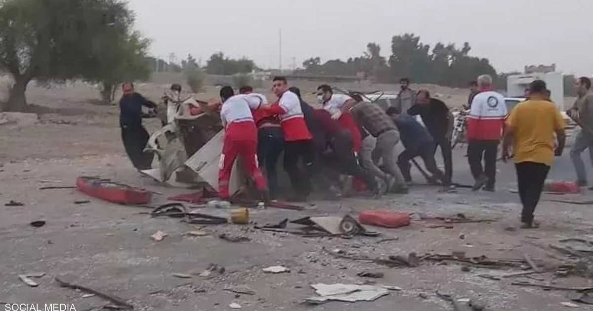 بالصور والفيديو: حادث مروع في إيران يوقع 16 قتيلا