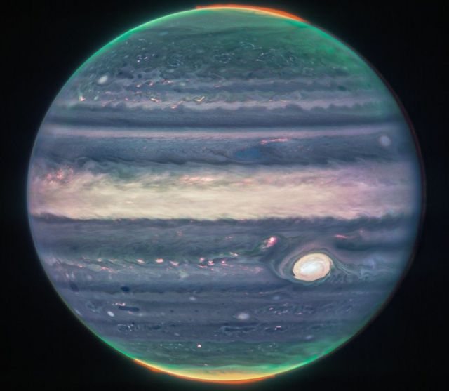 تلسكوب جيمس ويب الفضائي يلتقط صورا “مذهلة” لكوكب المشتري أكبر كواكب المجموعة الشمسية