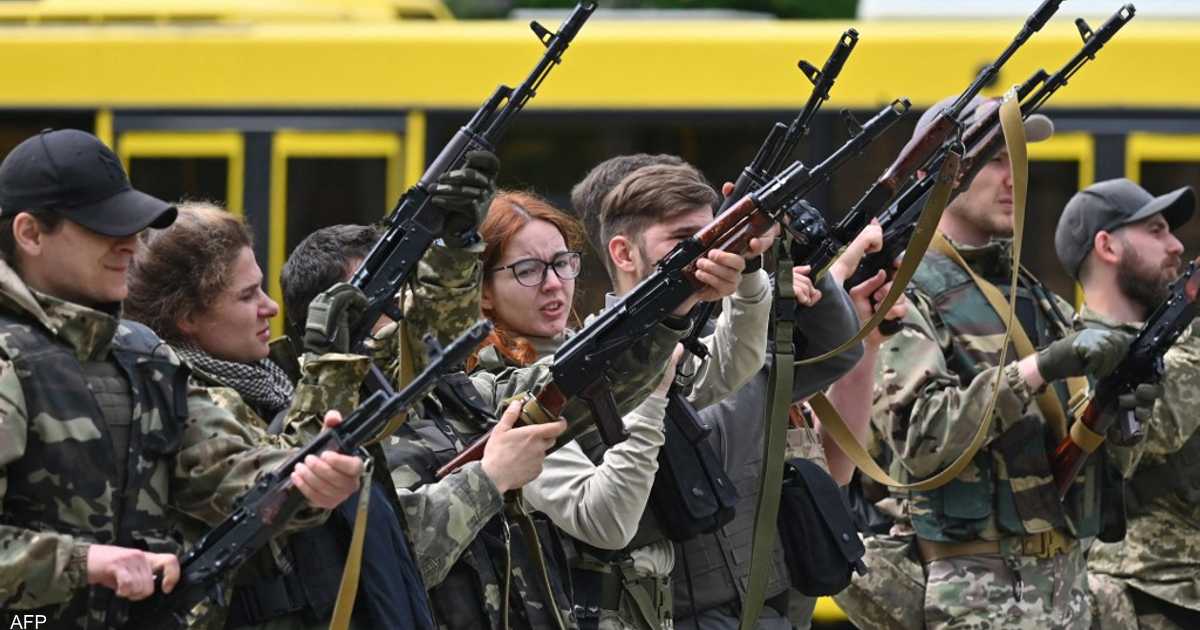 “مخازن الأسلحة” توشك على النفاد.. هل يهجر الغرب أوكرانيا؟
