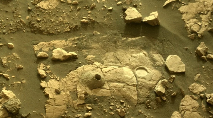 مركبة برسفيرنس تلتقط العينة الصخرية الحادية عشر من المريخ