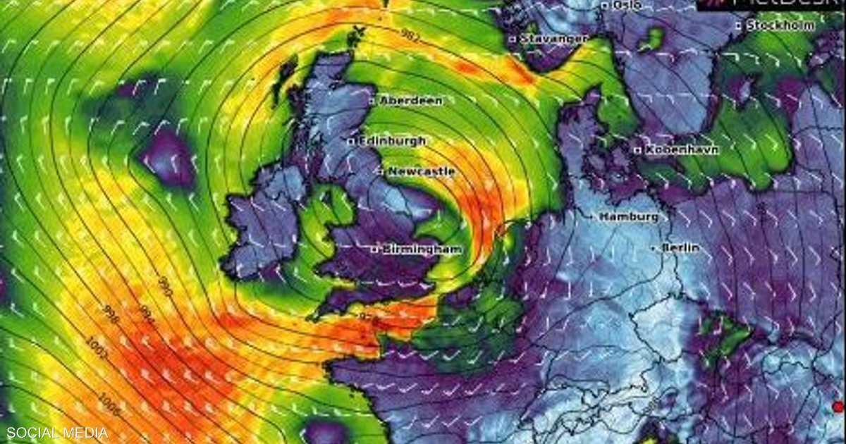 العاصفة “سيارا” تضرب غرب أوروبا وتقطع الكهرباء عن الملايين