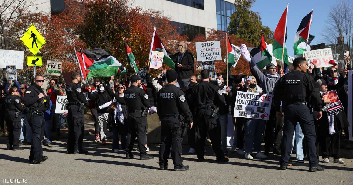 بالفيديو.. متظاهرون مؤيدون لفلسطين يحرجون بايدن في شيكاغو