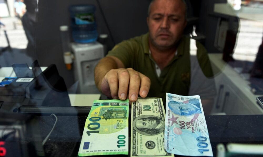 سعر صرف الليرة التركية مقابل الدولار اليوم الجمعة
