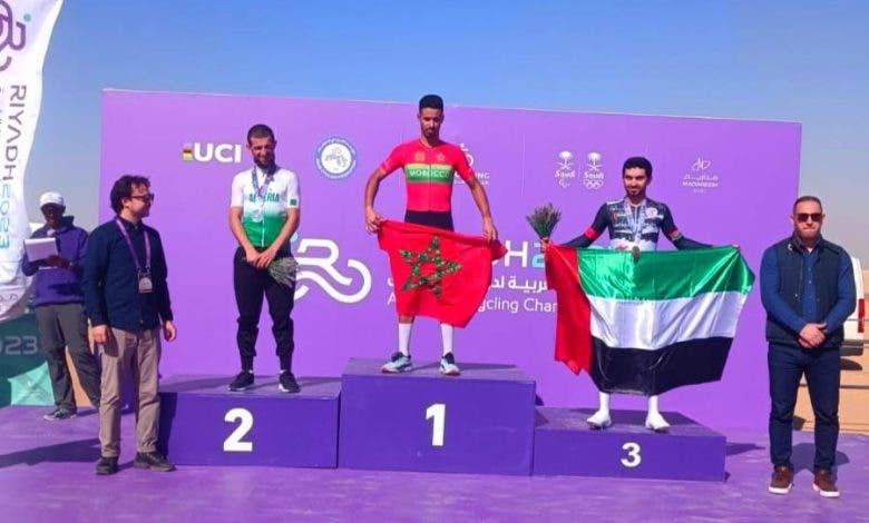 محسن الكورجي يتوج بطلا للعرب في سباق الدراجات الفردي ضد الساعة