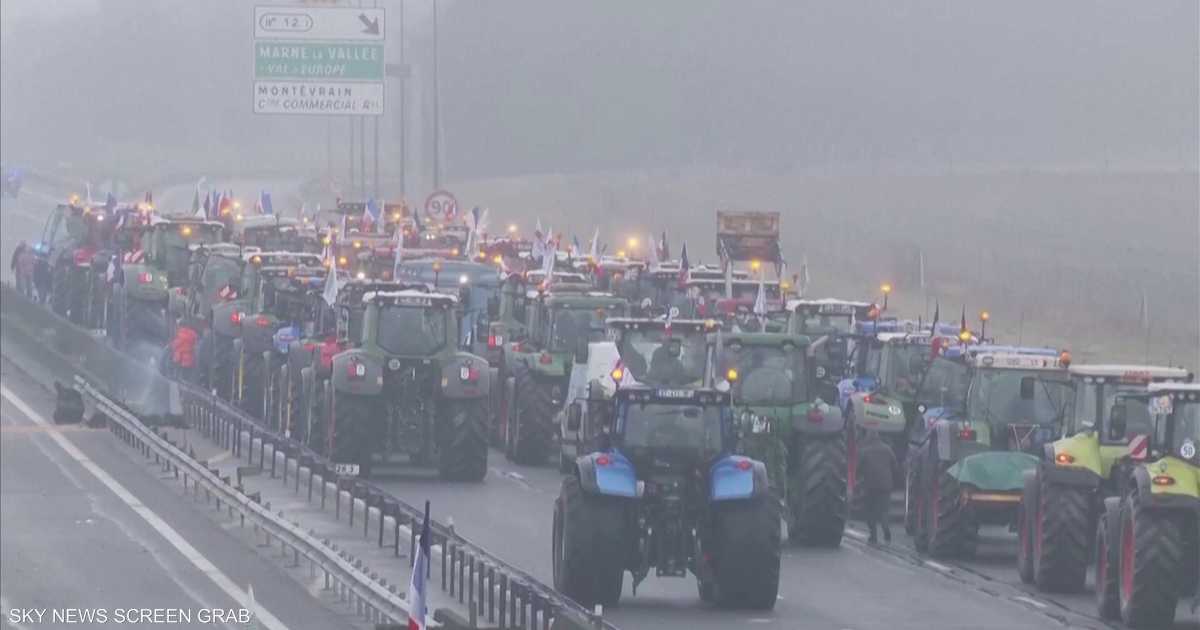 احتجاجات المزارعين تصل إلى مقر الاتحاد الأوروبي.. ماذا يحدث؟